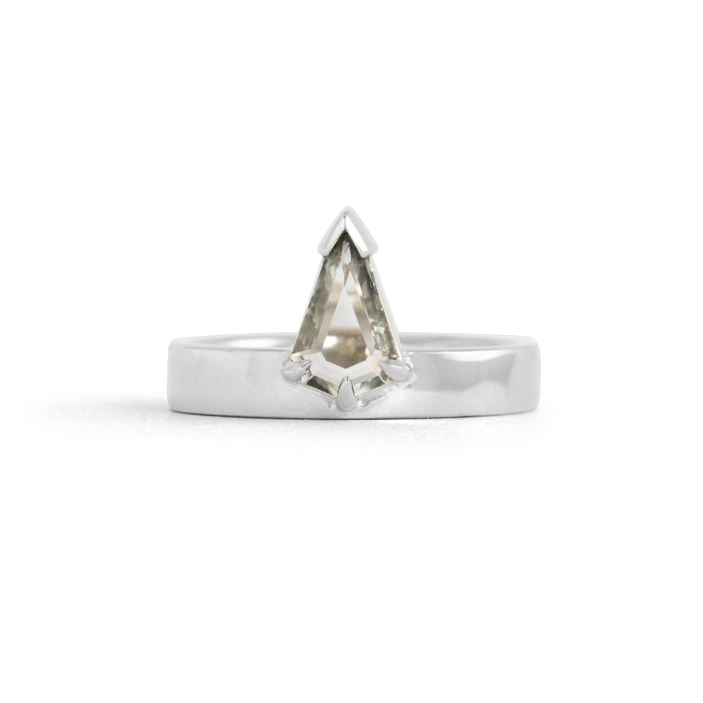 Horizon Ring / Geometric Pear Portrait Cut Sapphire 0.72ct