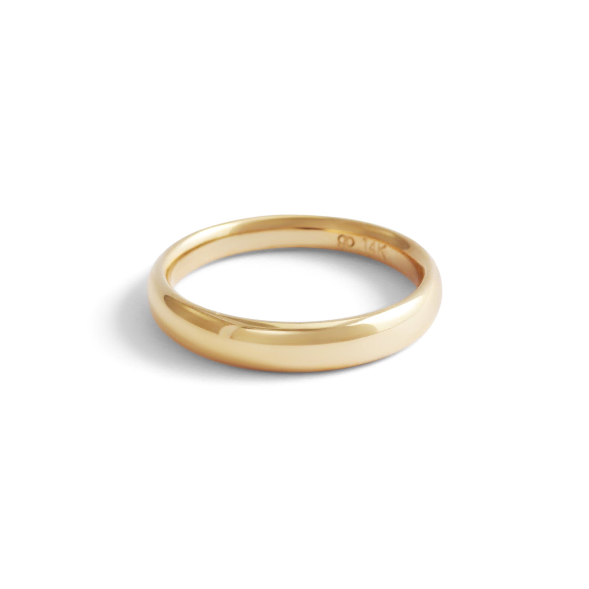 Side view of Ellipse Band 3mm in 14k Yellow Gold with high polish finish