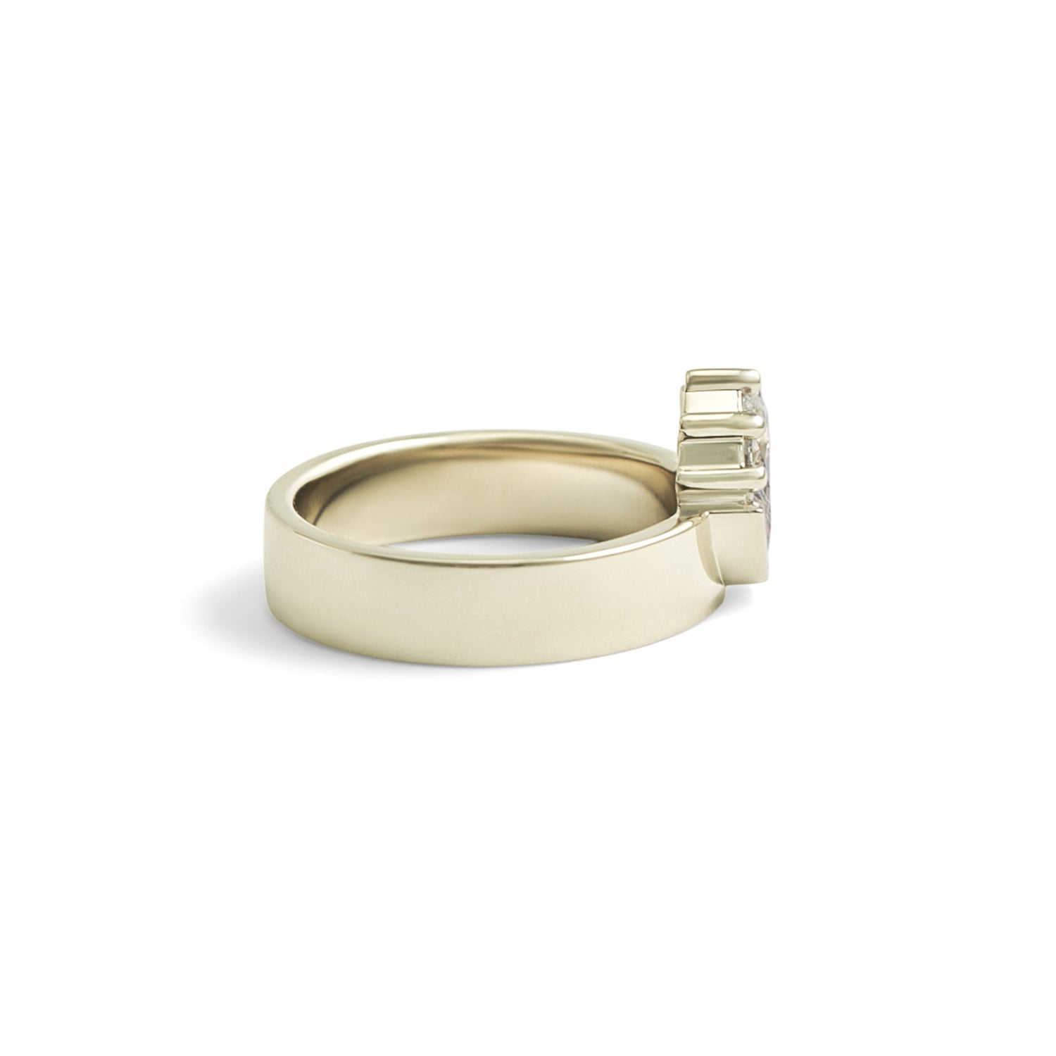 Side view of Varick Ring Oval Lab Diamond 1.03ct by Goldpoint Jewelry