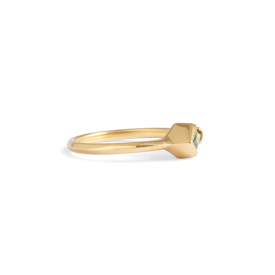 Sideways Ring / Green Kite Sapphire