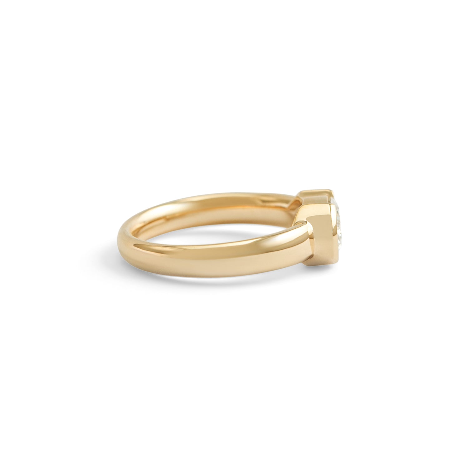 Side view of Dobbins Ring Oval Lab Diamond 1.07ct by Goldpoint Jewelry