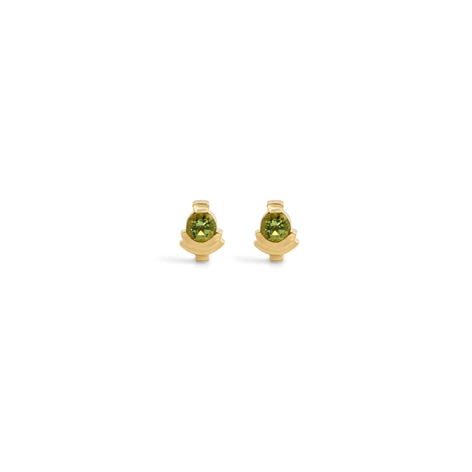 Front view of two pieces of Step Mazunte Earring Single / Round Peridot by Goldpoint Jewelry