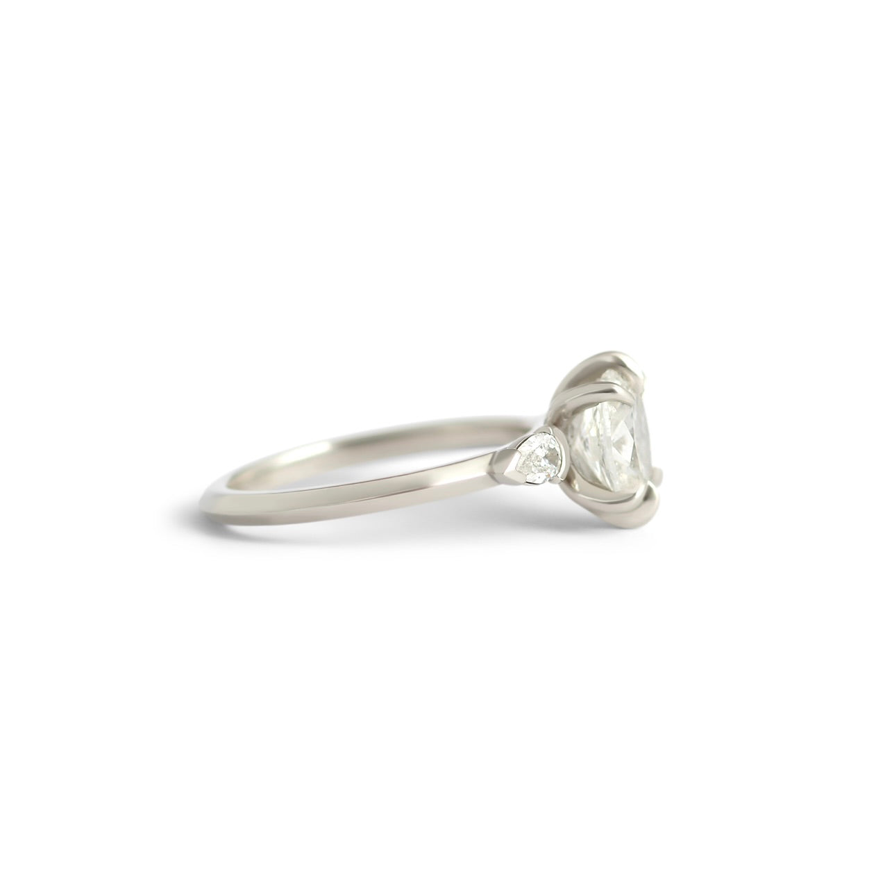 Side view of Wythe Ring Oval Natural Diamond 1.01ct by Goldpoint