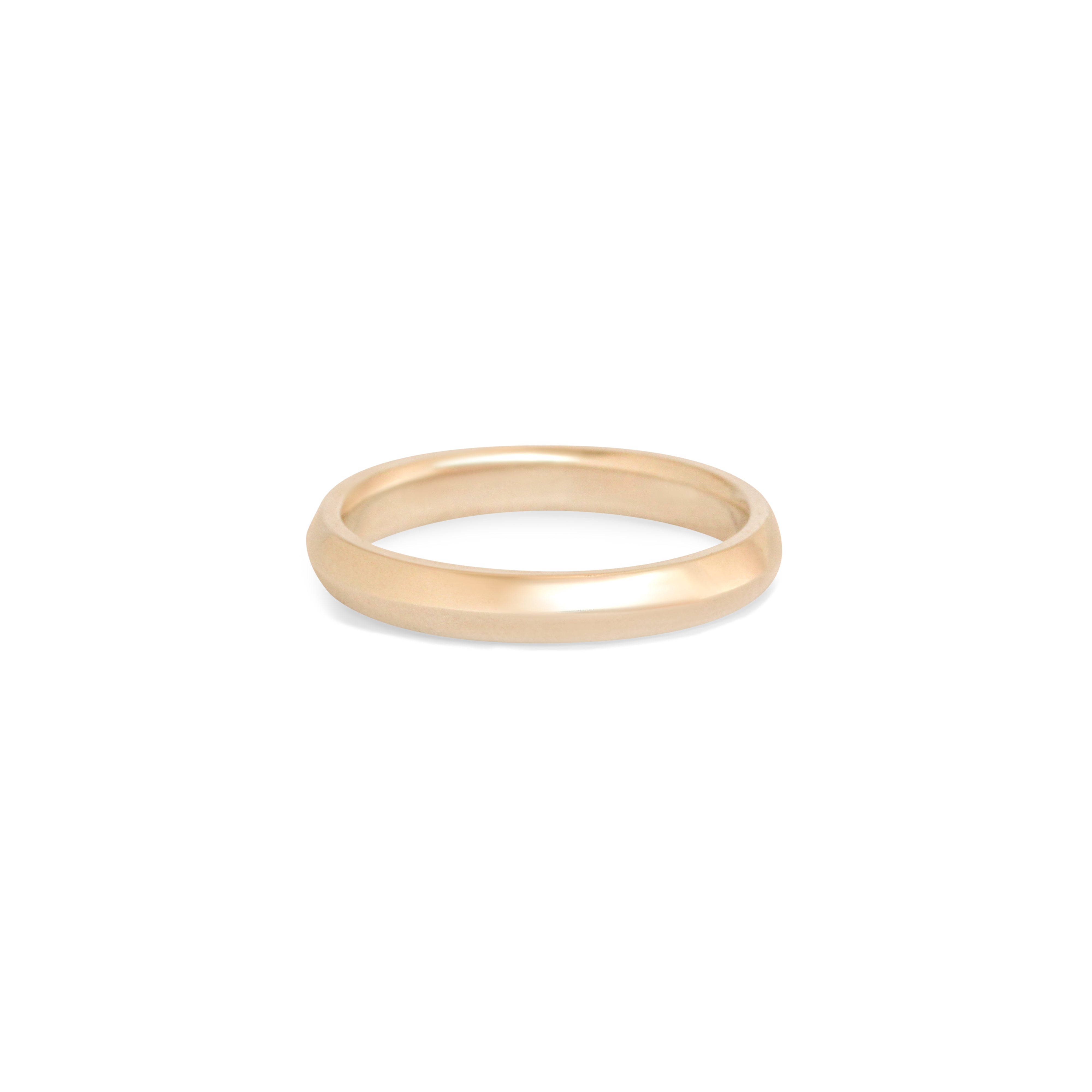 Side view of Knife Edge Band 3mm in 14k Yellow Gold