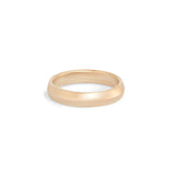 Side view of Knife Edge Band 4mm in 14k Yellow Gold