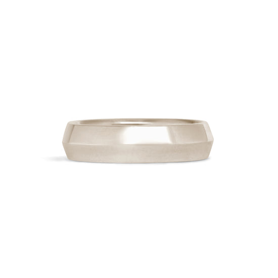 Front view of Knife Edge Band / 5mm in 18k White Gold