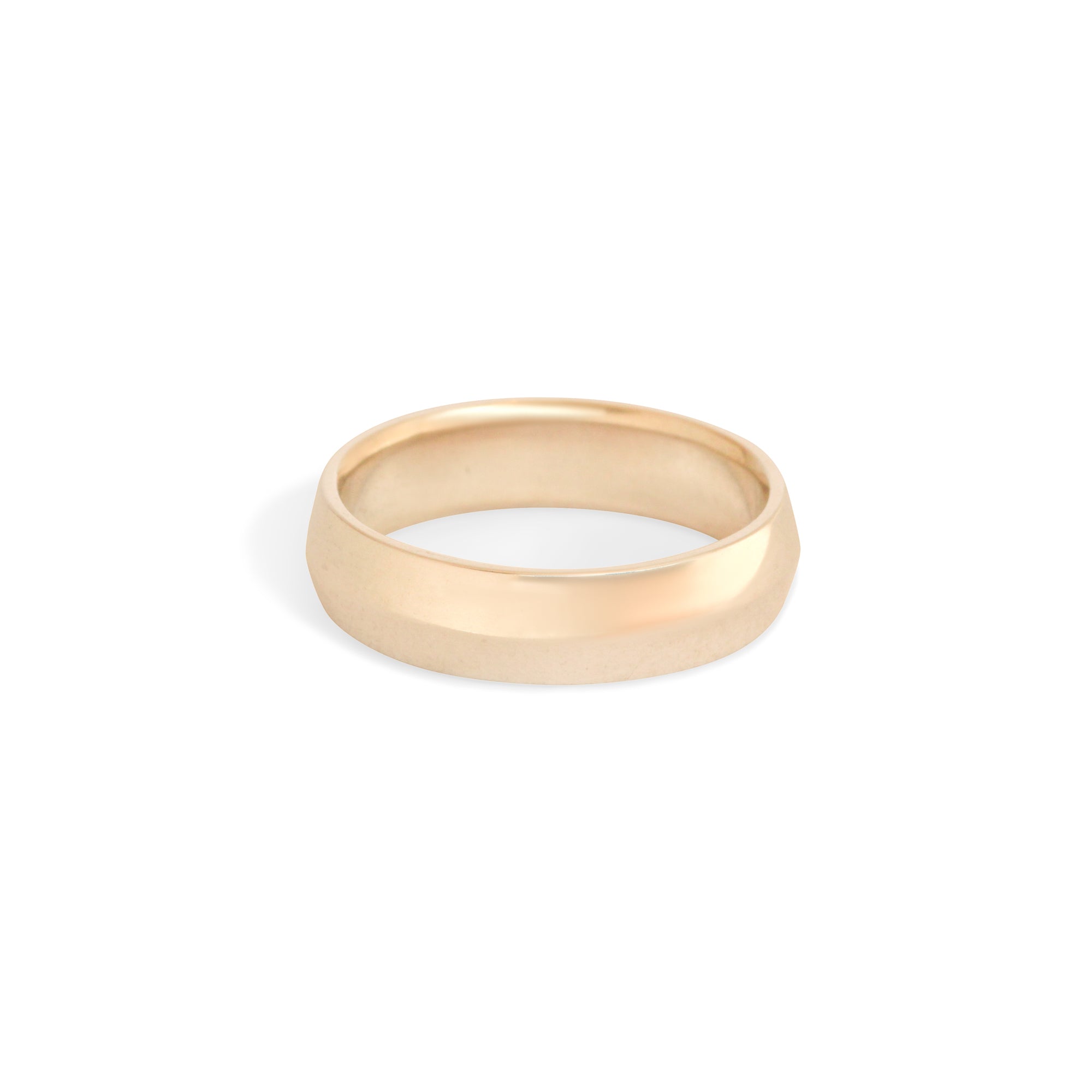 Side view of Knife Edge Band 5mm in 14k Yellow Gold