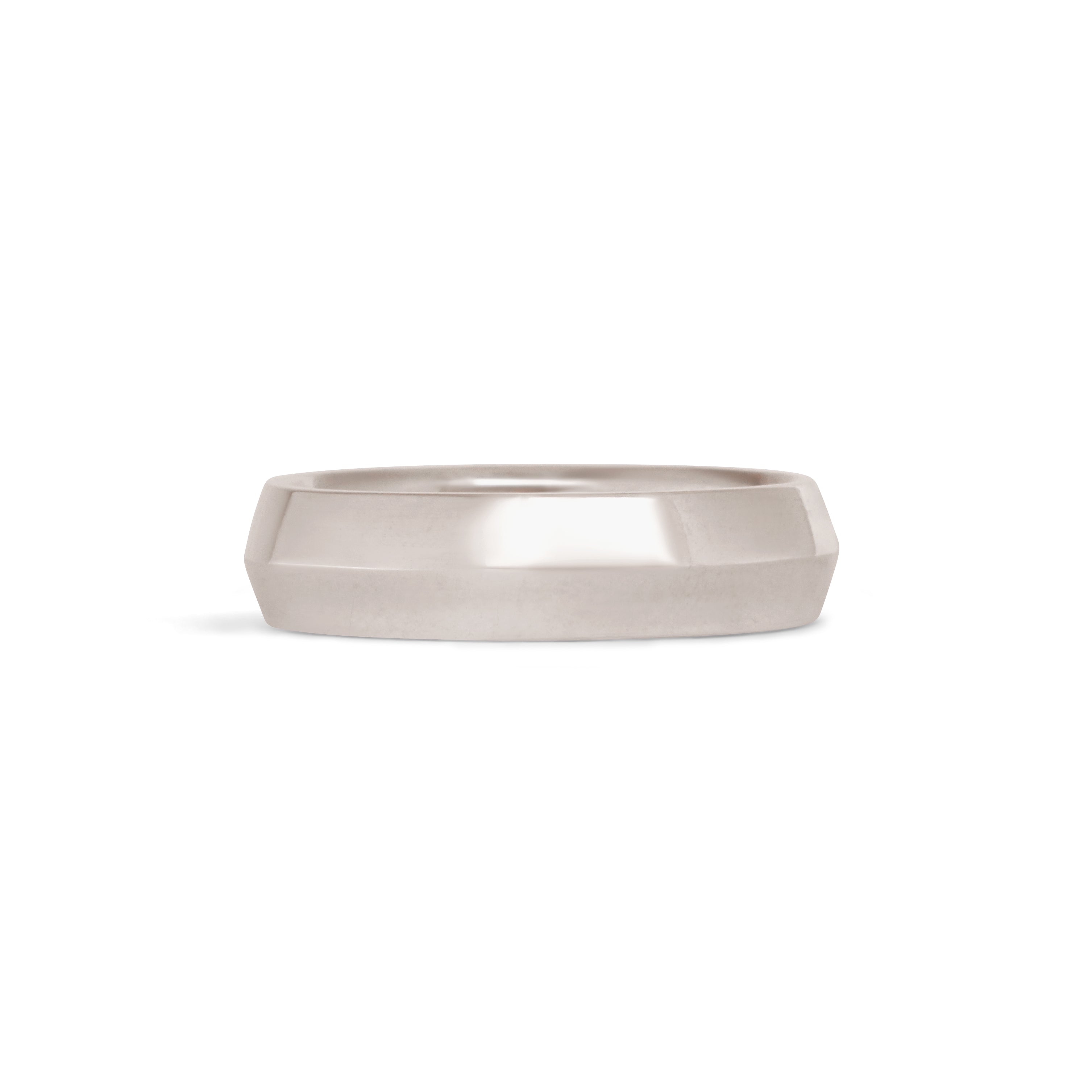 Front view of Knife Edge Band 6mm in Platinum