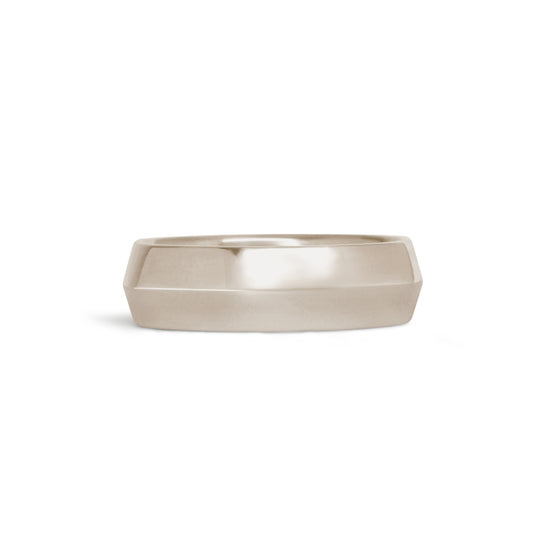 Front view of Knife Edge Band / 6mm in 18k White Gold