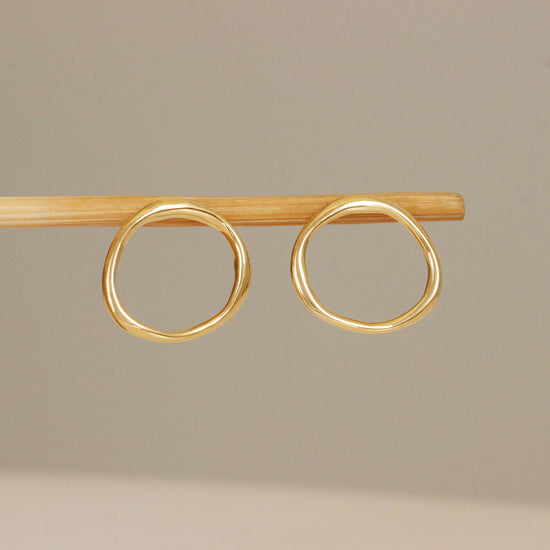 Amorphous Earring / Large Circle by Goldpoint