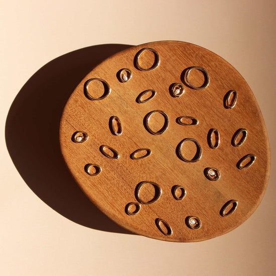 Amorphous Pearl Bead Earring / Small Circle by Goldpoint
