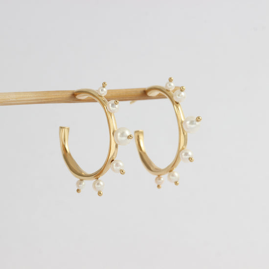 Amorphous Pearl Bead Hoops / Large by Goldpoint