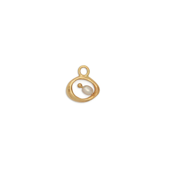 Front view of Amorphous Charm / Small Circle + Pearl