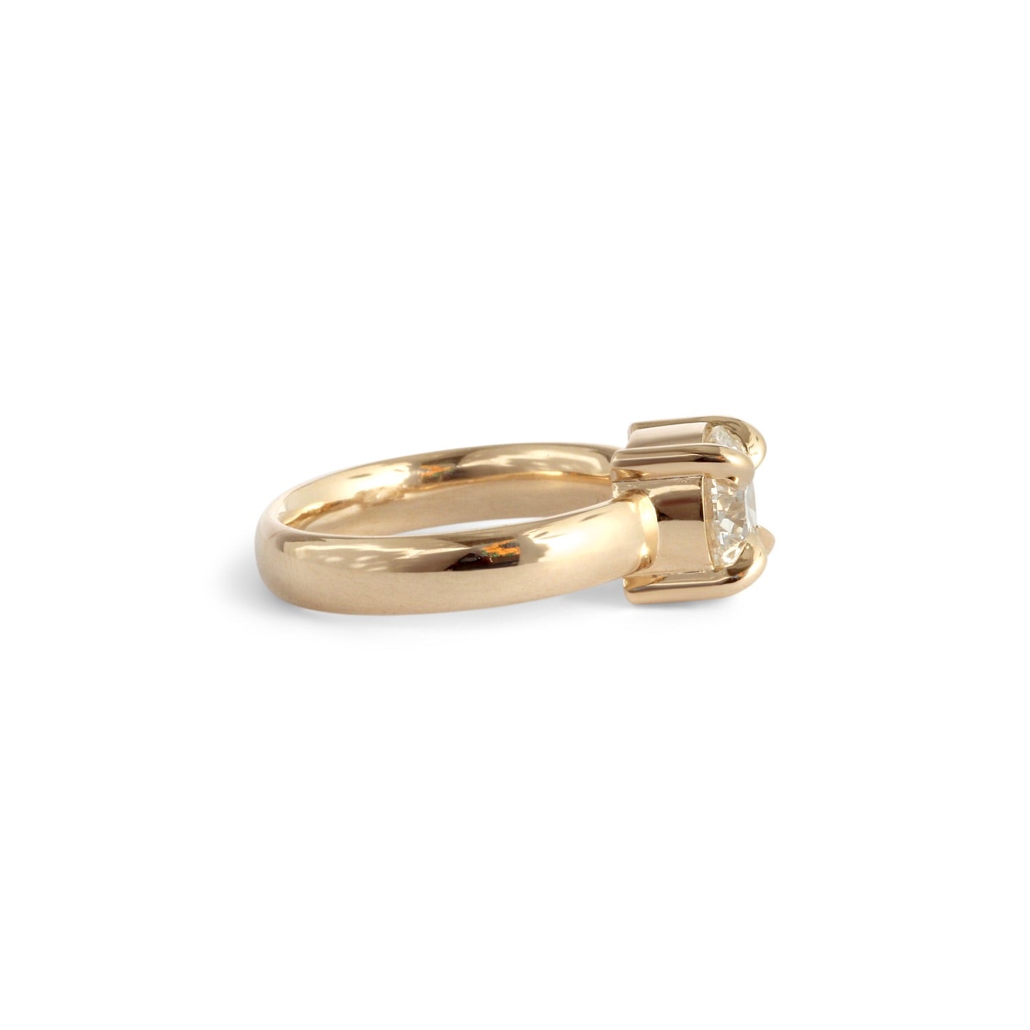 Side view of Sutton Ring Round Lab Diamond 2.12ct by Goldpoint