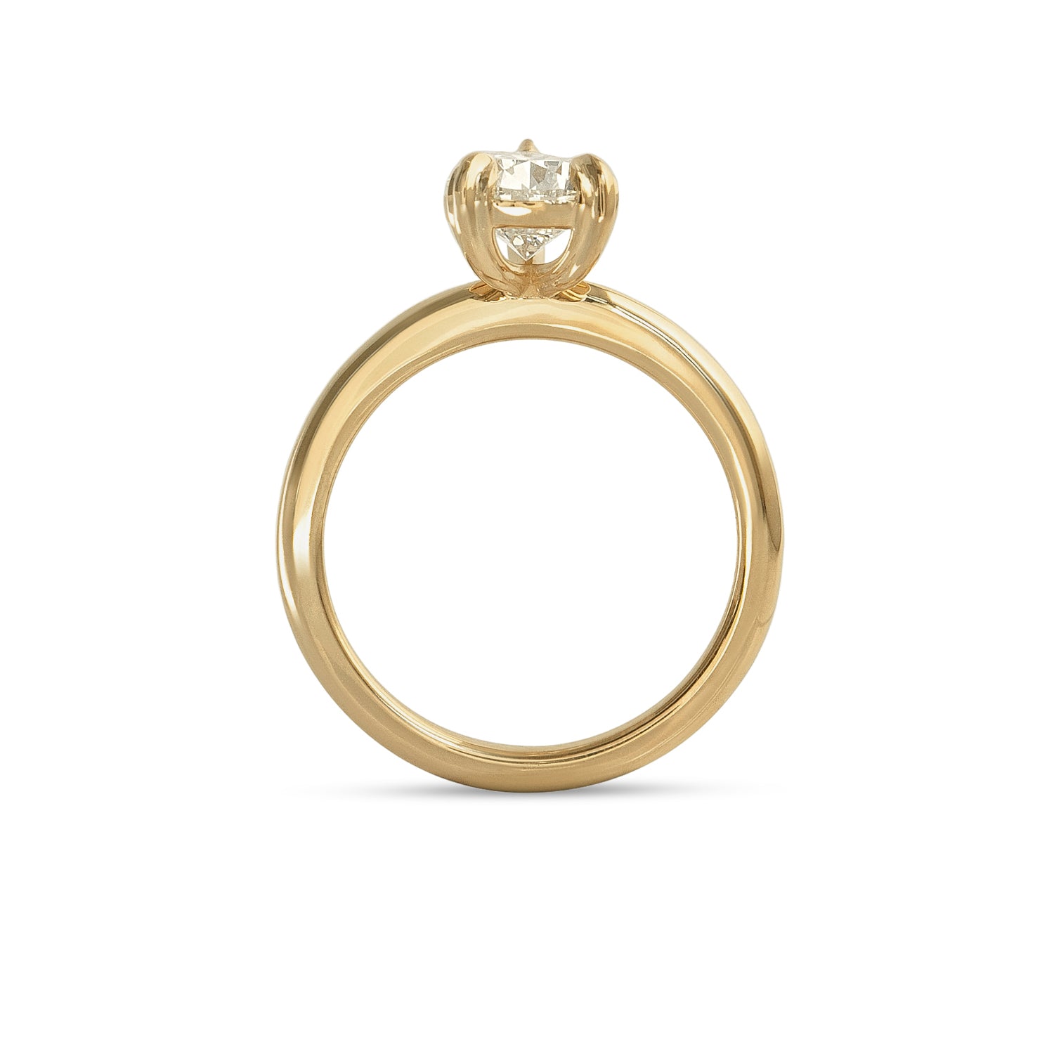 Side profile view of Calyer Ring Pear Lab Diamond 1.5ct by Goldpoint Jewelry