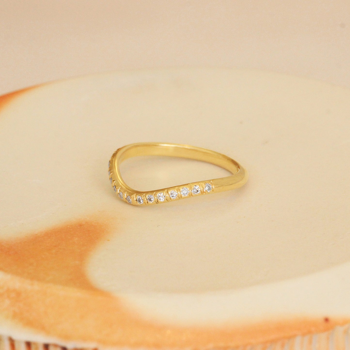 Curve Dome Band / Deep + Diamonds by Goldpoint
