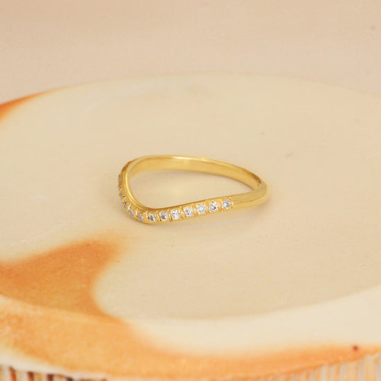 Curve Dome Band / Deep + Diamonds by Goldpoint