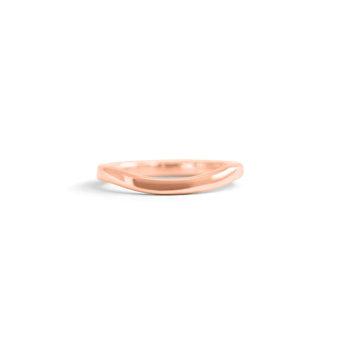 Front view of Flat Band Soft Curve / in 14k Rose Gold