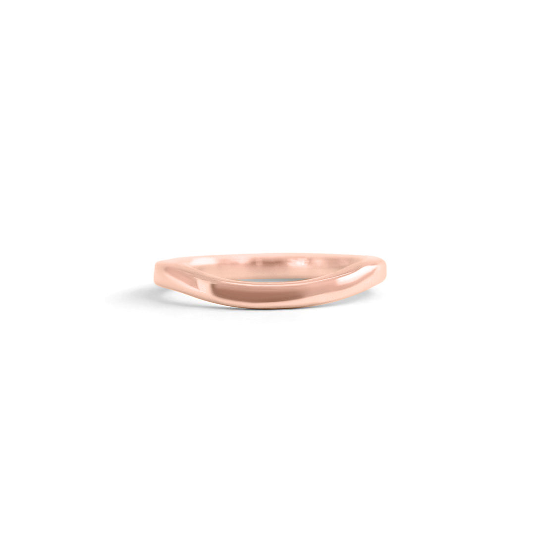 Front view of Flat Band Soft Curve / in 18k Rose Gold