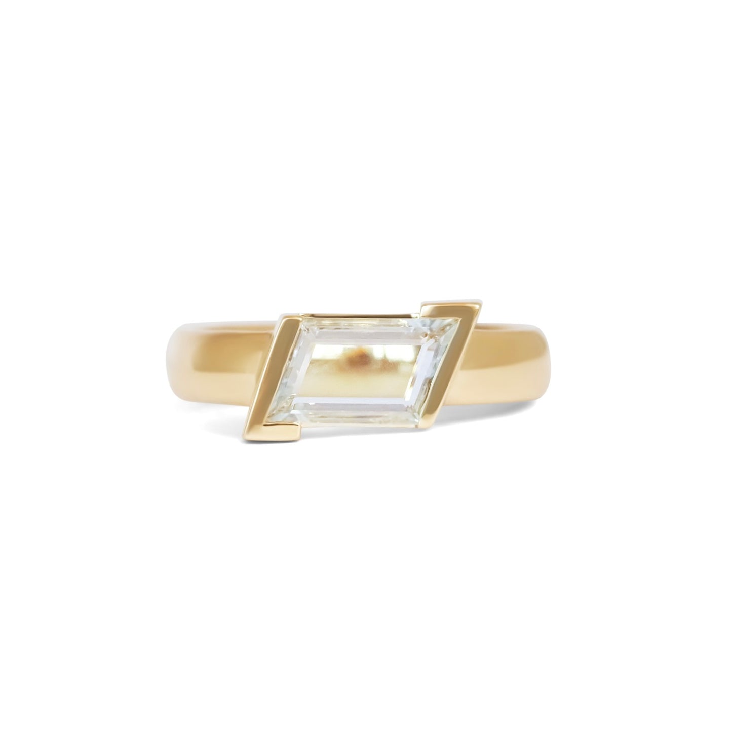 Front view of Dobbin Ring Portrait Cut Sapphire 1.2ct by Goldpoint