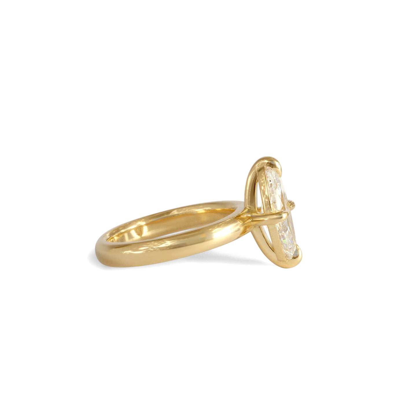 Side view of Noble Ring Moval Natural Diamond 1.74ct by Goldpoint