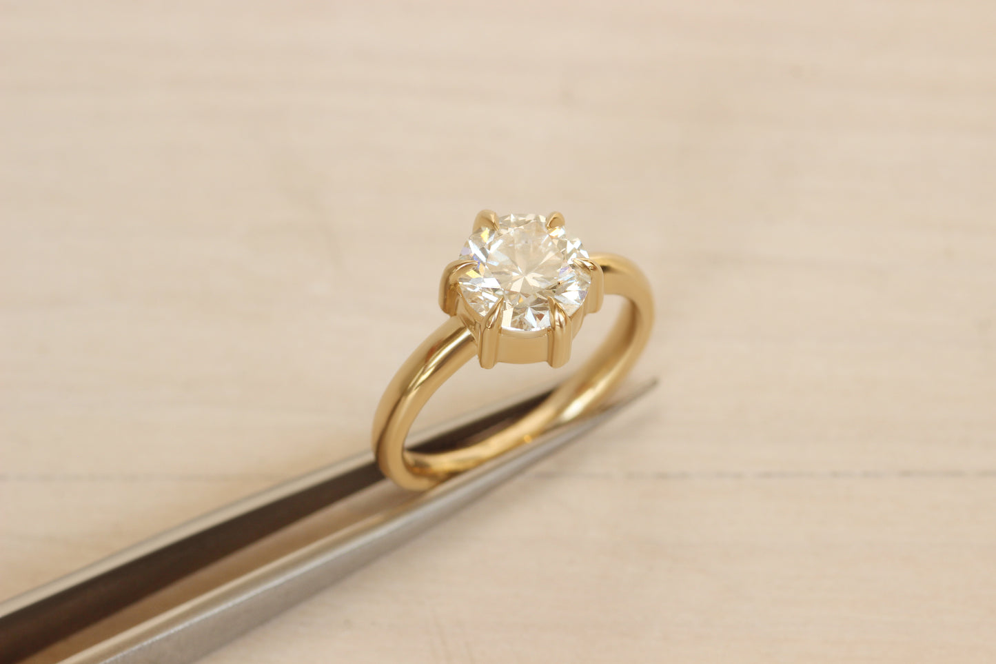 Angled view of Ellipse Ring / Lab Round Diamond