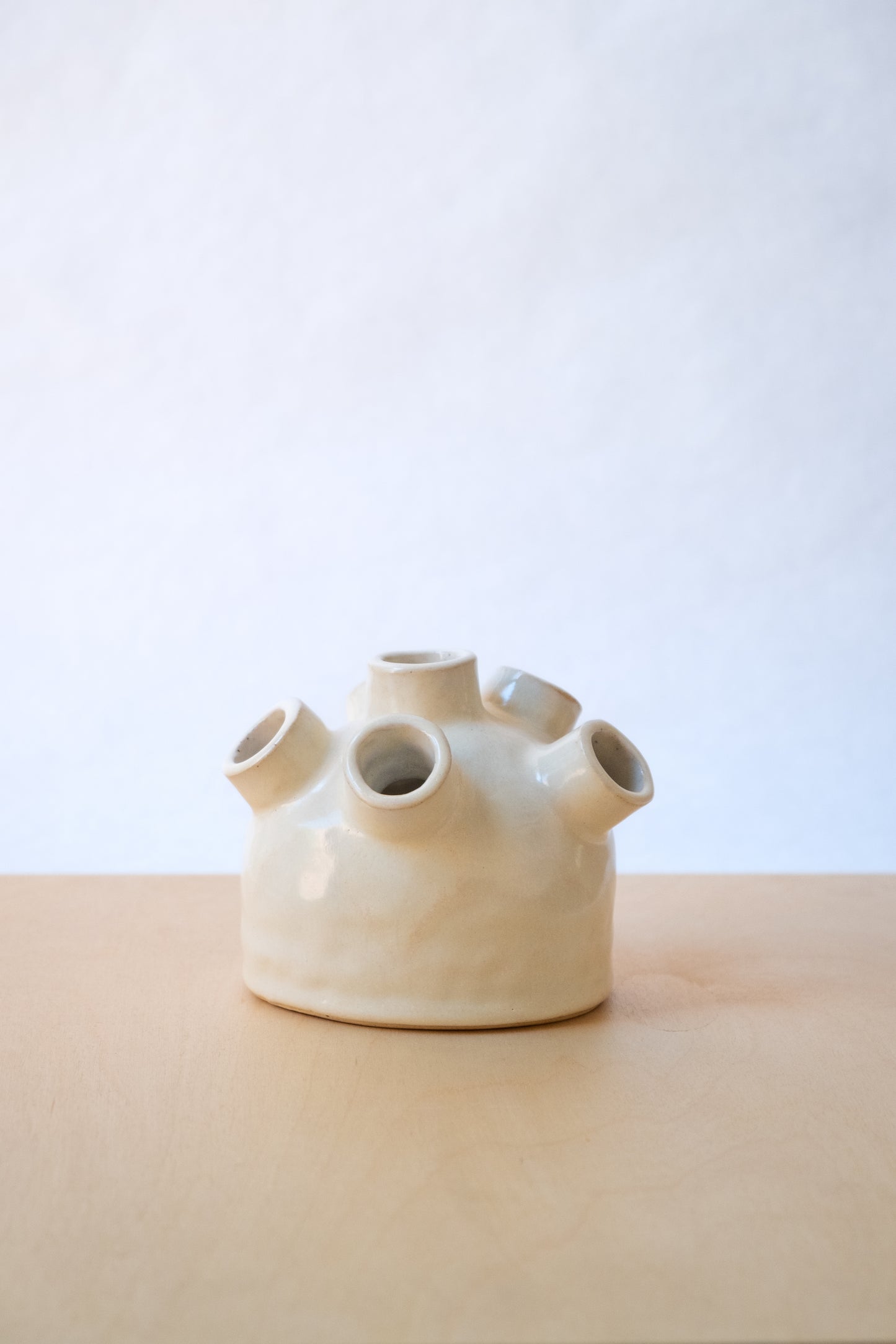 Heartbud Vase / Semi-Gloss Off White