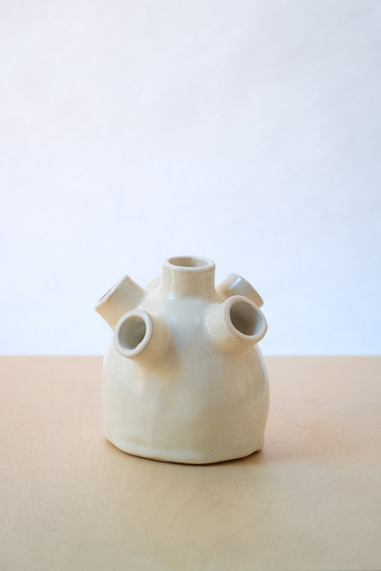 Heartbud Vase / Semi-Gloss Off White