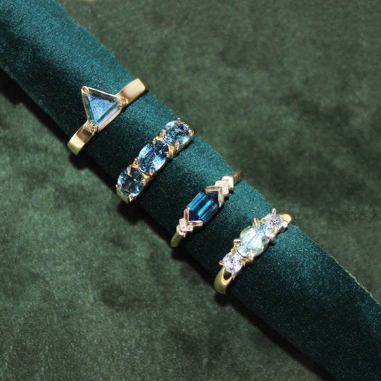 Horizon Ring / Oval Bicolor Blue Green Sapphires 2.6ct