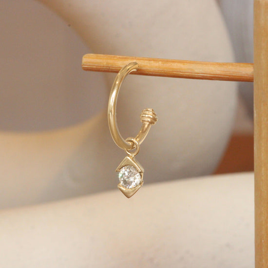 Horus Charm / Lab Round Diamond