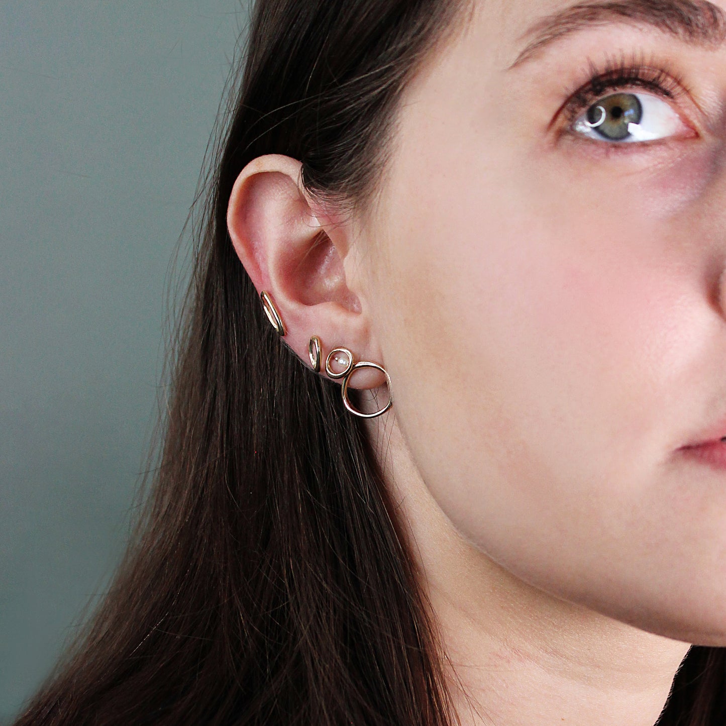 Amorphous Earring / Large Circle by Goldpoint