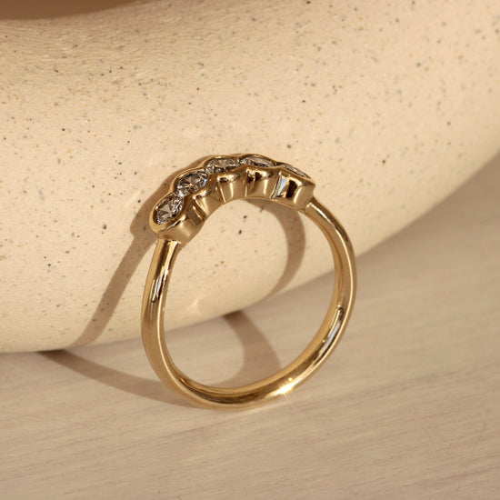 Cloud Band / Contour + Round Lab Diamonds