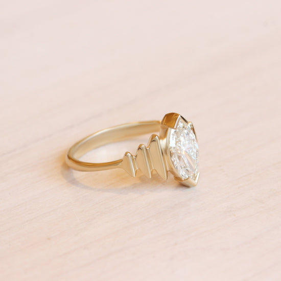 Edge Ring Large / Lab Marquise Diamond