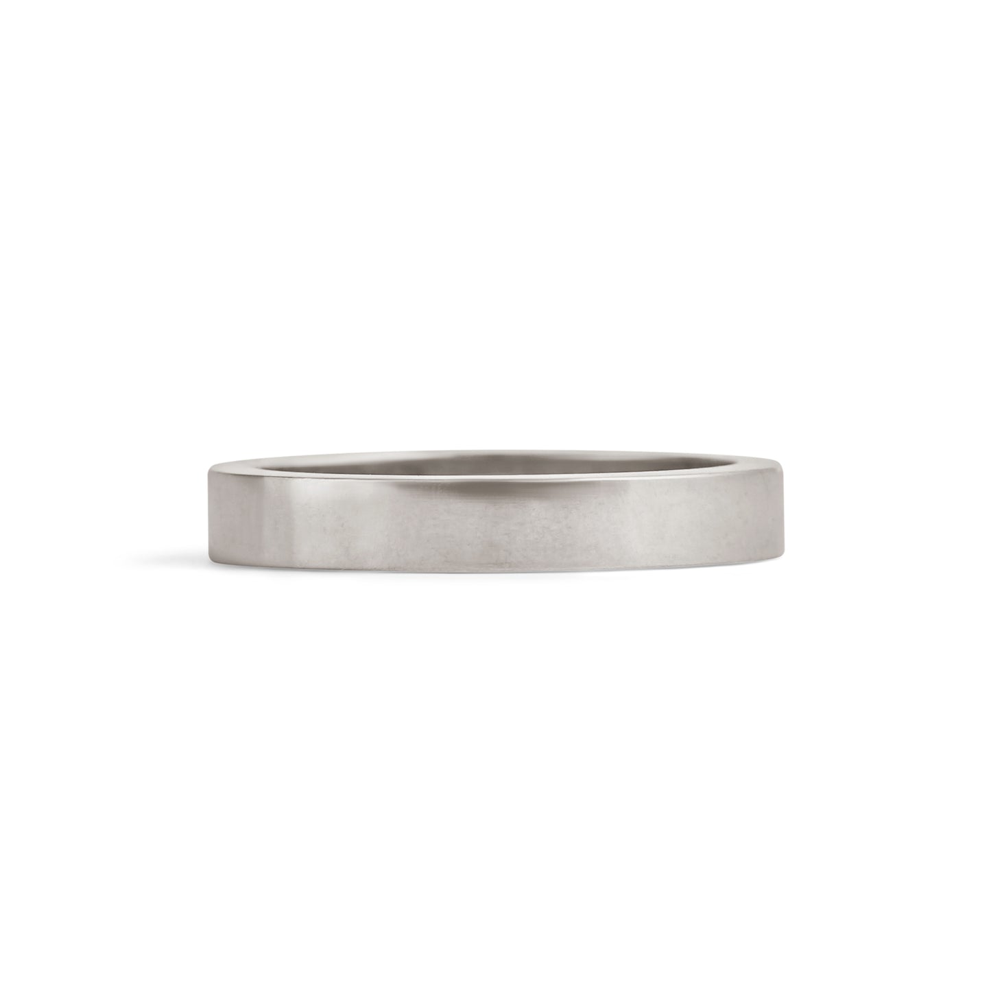 Front view of Flat Band / 3mm in Platinum