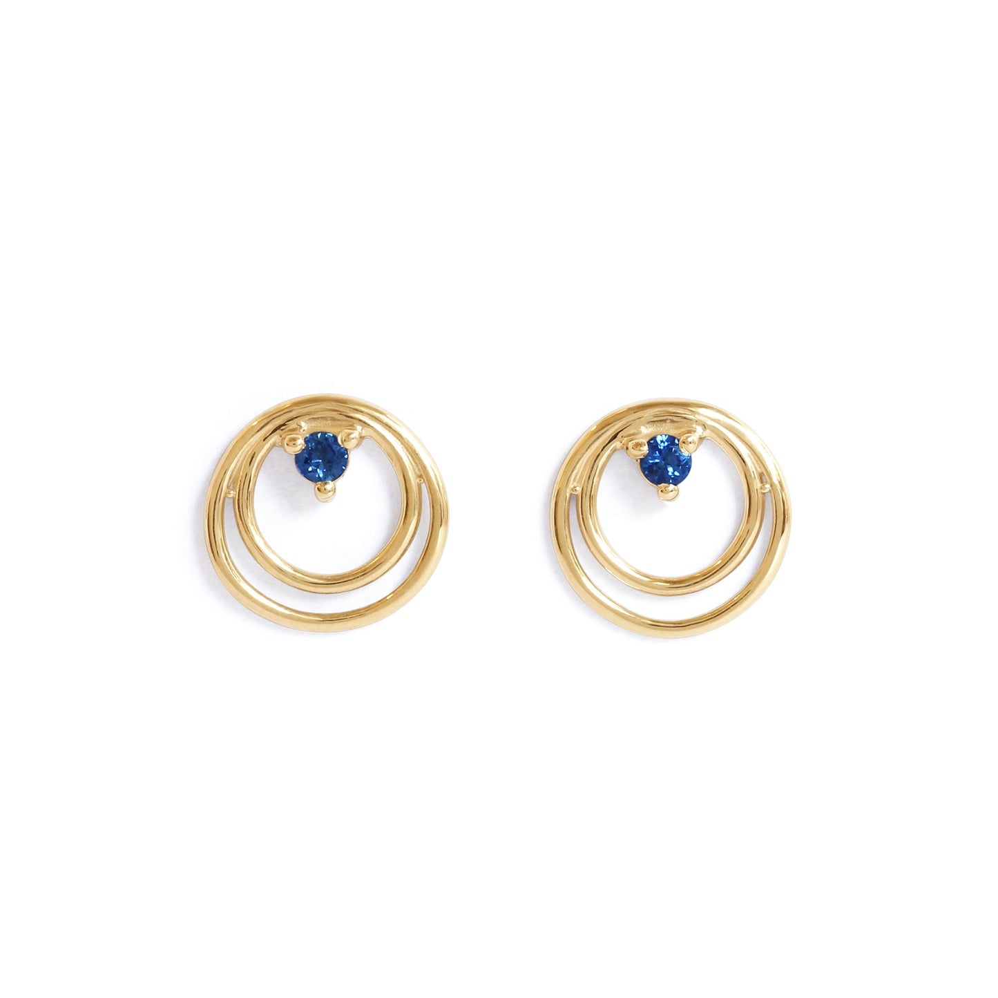 Ripple Earring / Round Sapphire by Goldpoint