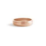 Side view of Cornice Band Wide Flat in 18k Rose Gold