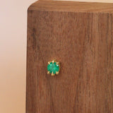 Talon Earring Round Emerald 4mm