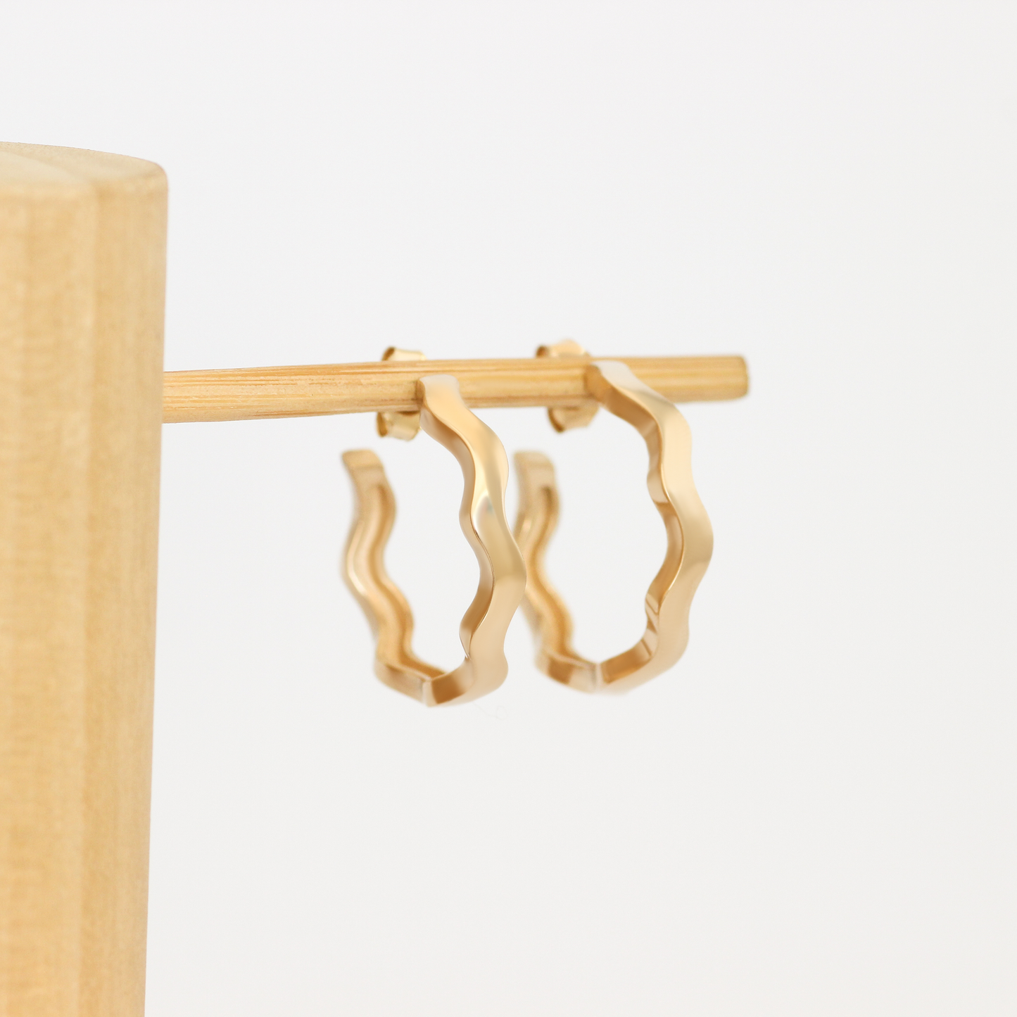 Waves Hoop / Large by Goldpoint