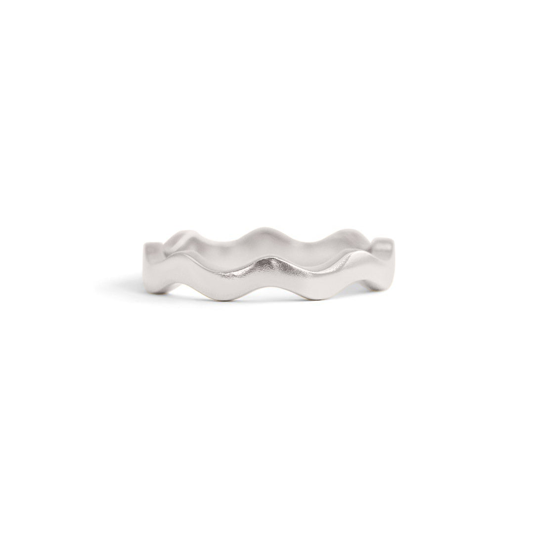 Front view of Waves Band / Thin in platinum by Goldpoint