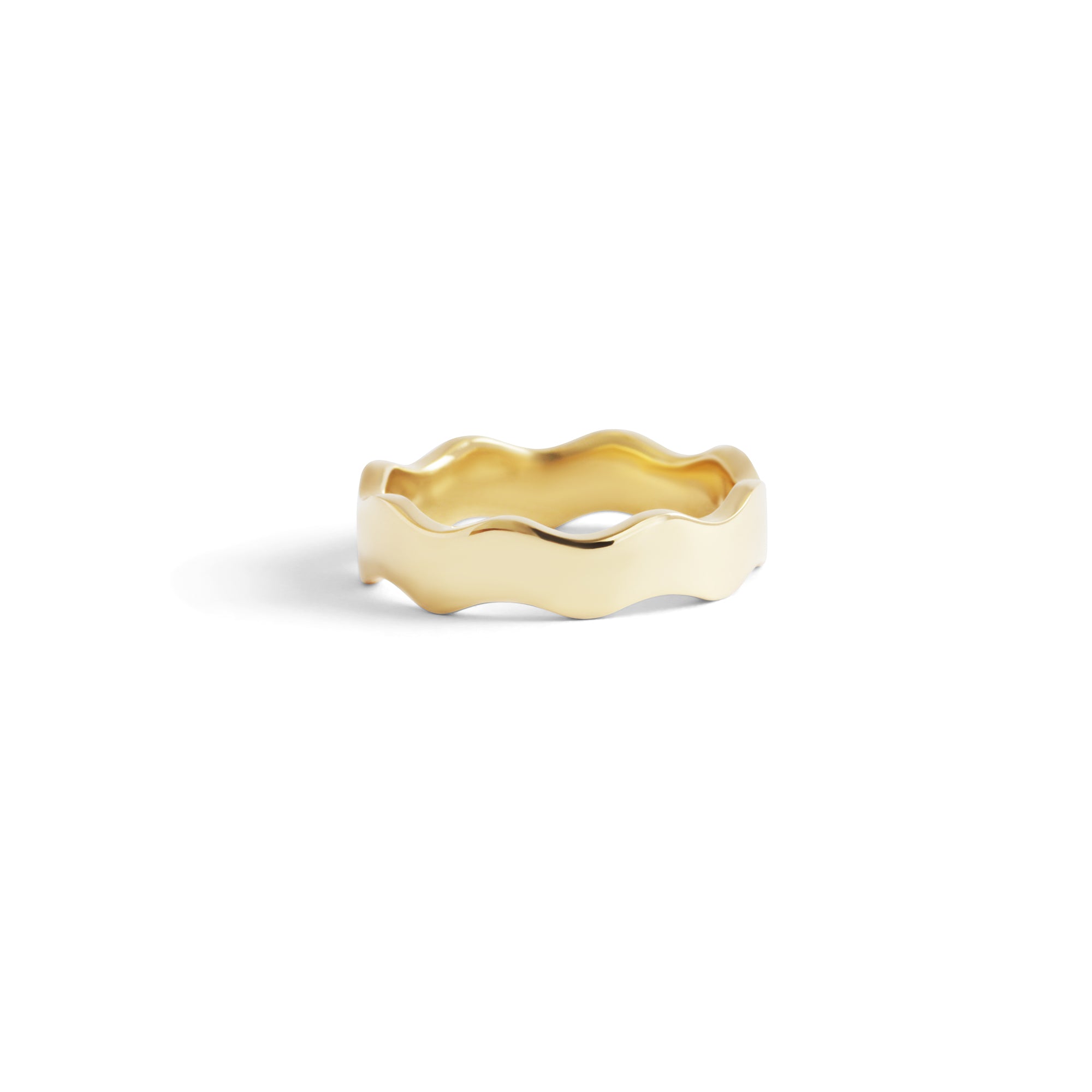 Side view of Waves Wide Band in 18k yellow gold by Goldpoint Jewelry