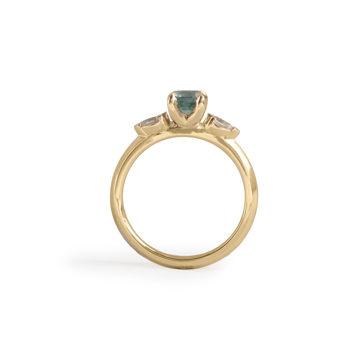 Side profile view of Wythe Ring Round Sapphire 0.69ct by Goldpoint Jewelry