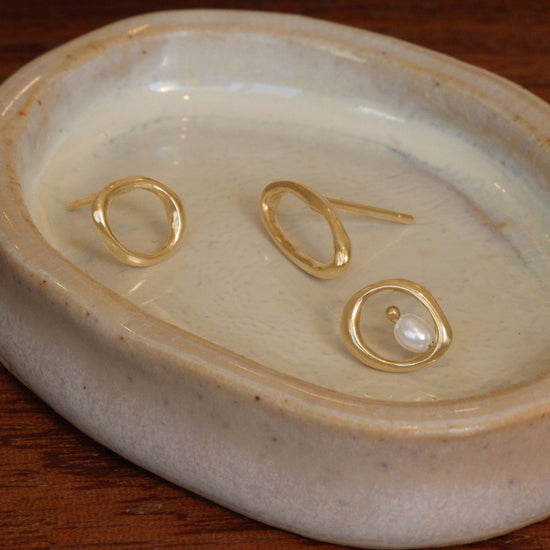 Amorphous Earring / Small Circle