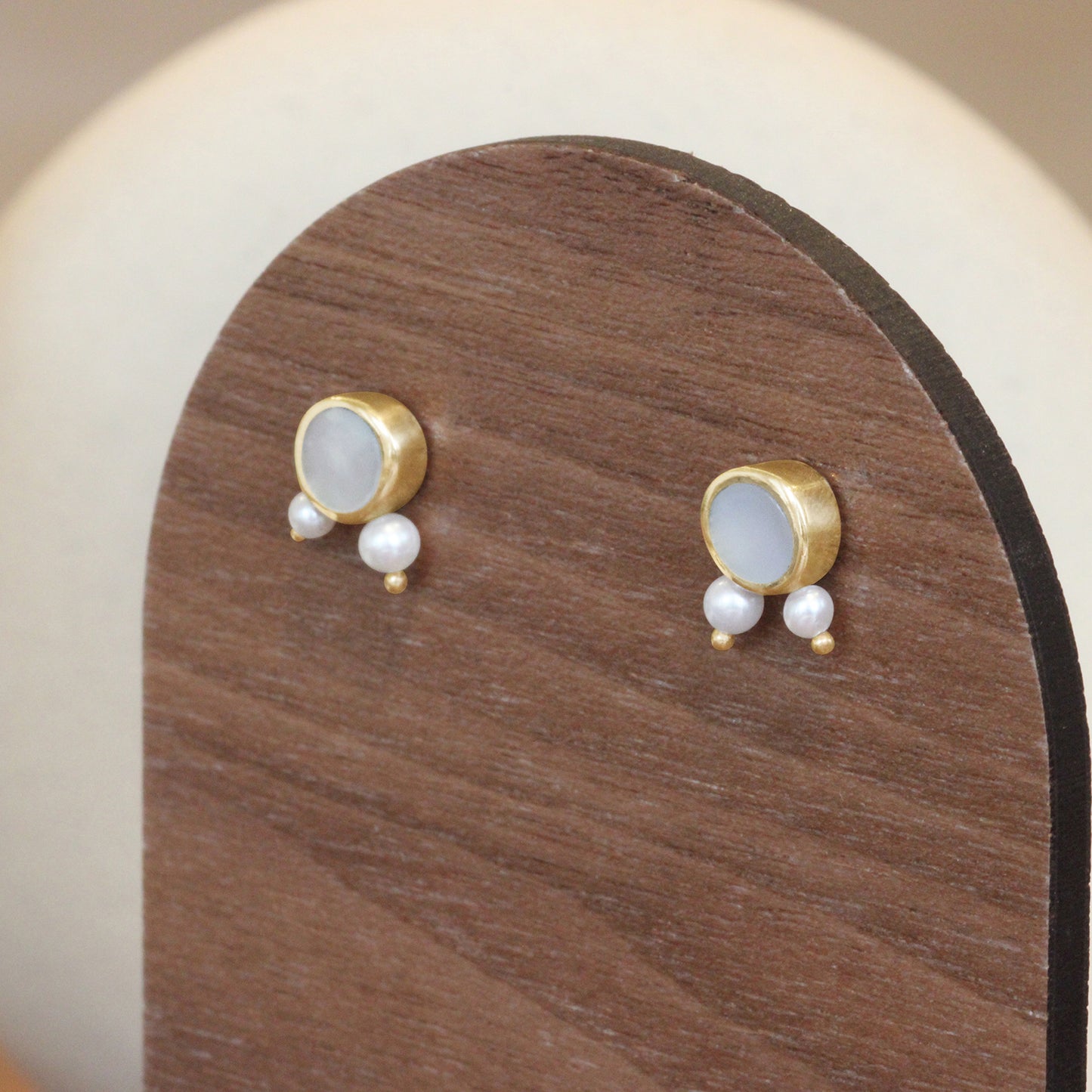 Amorphous Pearl Inlay + Bead Earrings / Small Circle