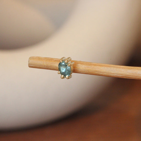 Miro Earring / Oval Blue Green Sapphire