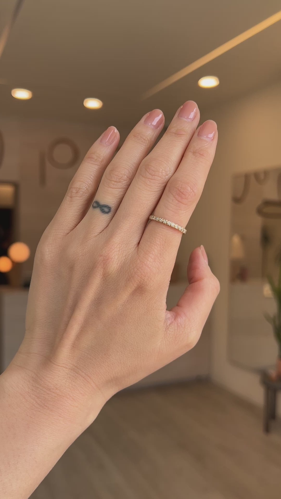 Load and play video in Gallery viewer, Dome Band 2mm / French Pave Diamonds

