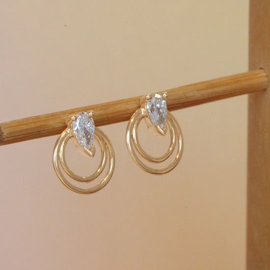 Ripple Earring / Lab Pear Diamond