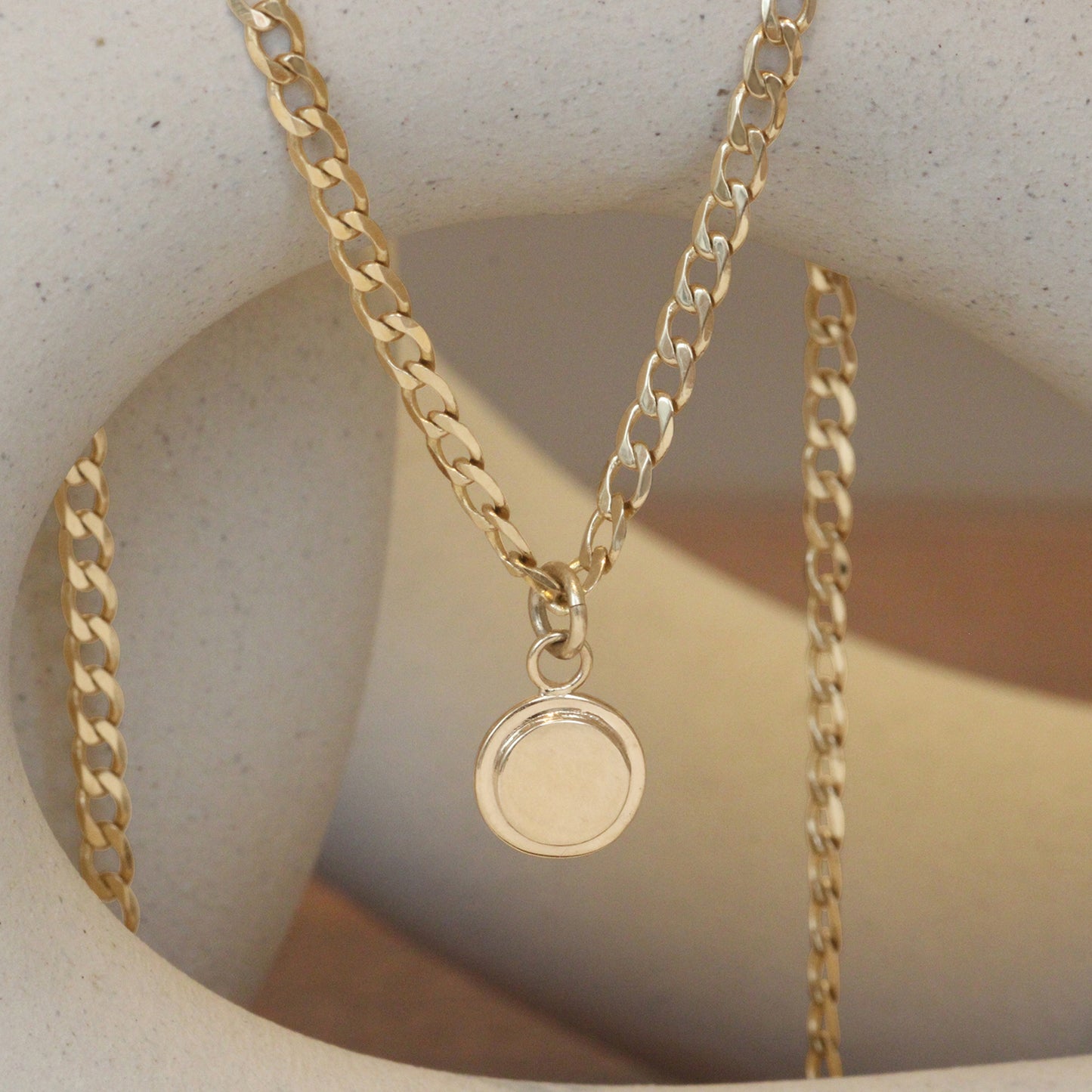 Step Frame Charm / Circle