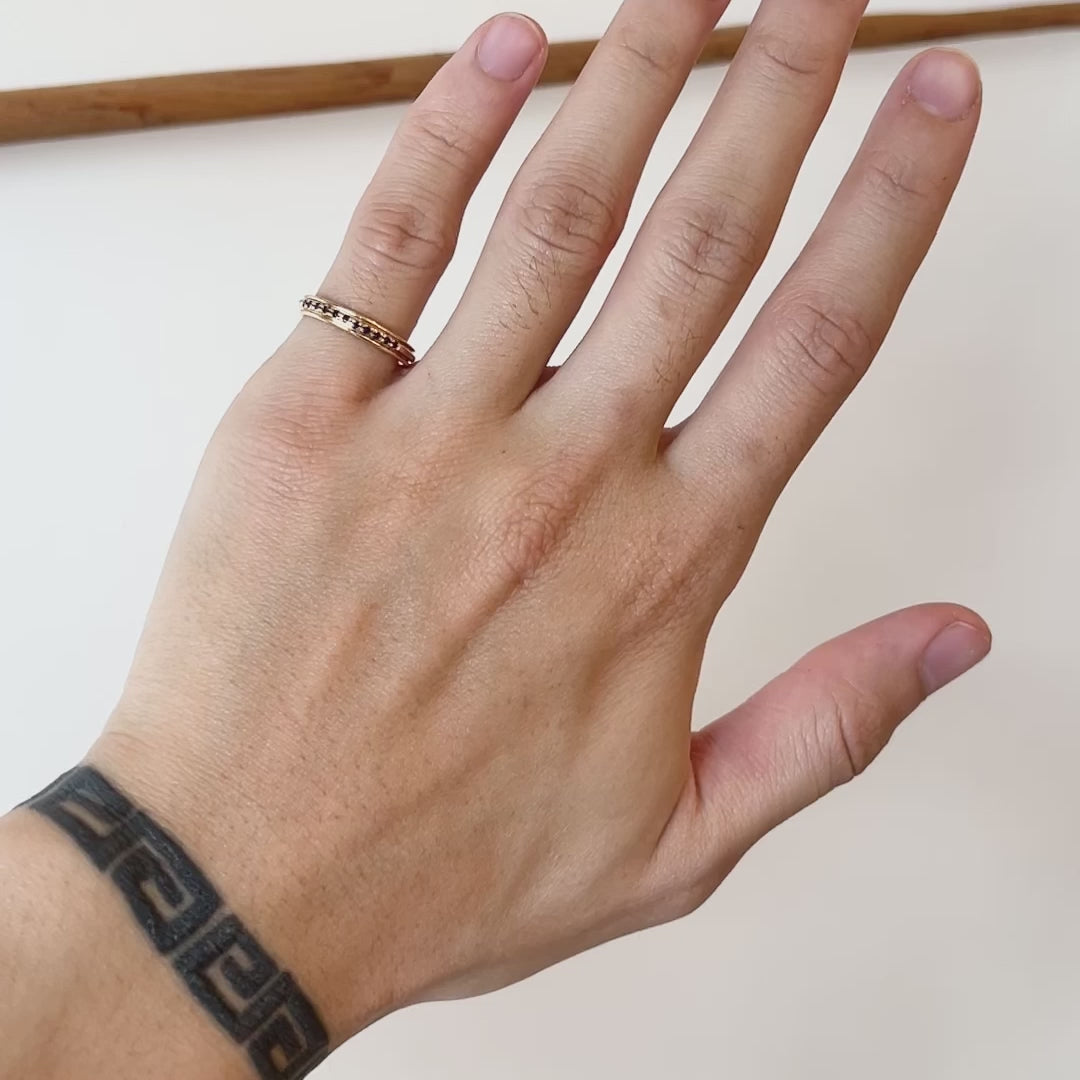 Load and play video in Gallery viewer, Cornice Band / Blue Sapphires
