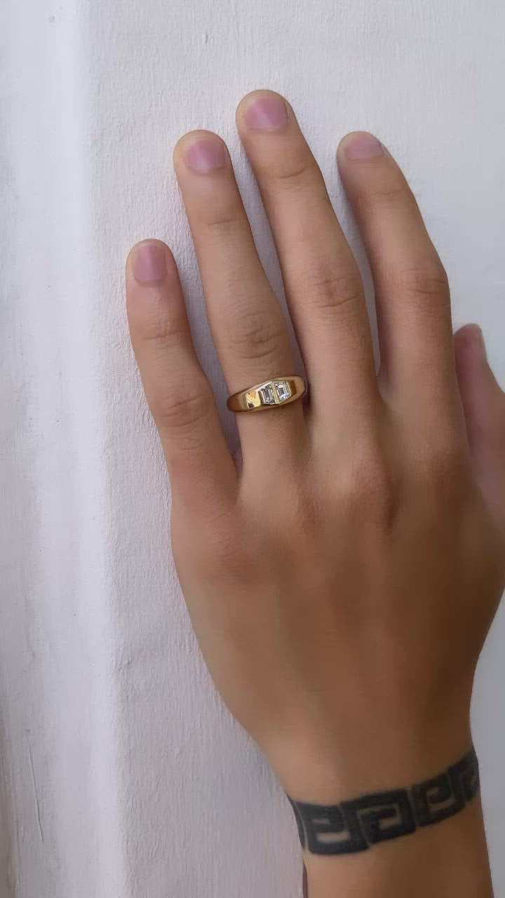 Load and play video in Gallery viewer, Diptych Signet Ring / Lab Trapezoid Diamond 0.51ct
