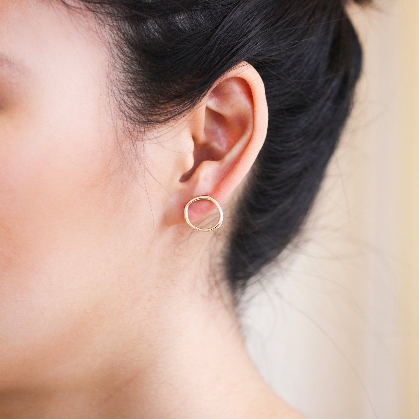Amorphous Earring / Large Circle by Goldpoint
